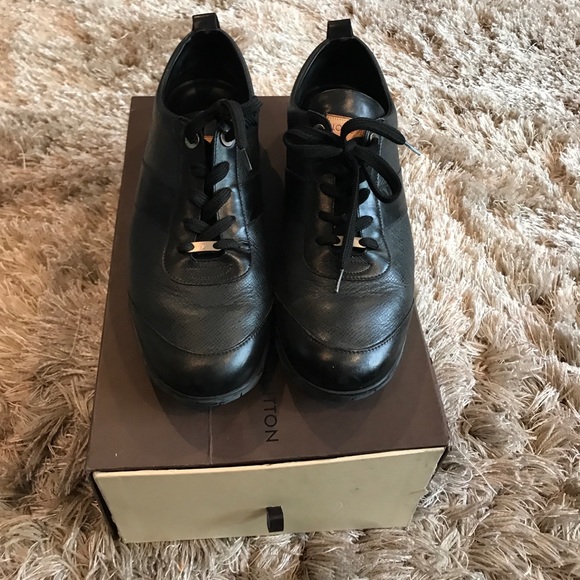 Louis Vuitton leather sneaker - Picture 2 of 6