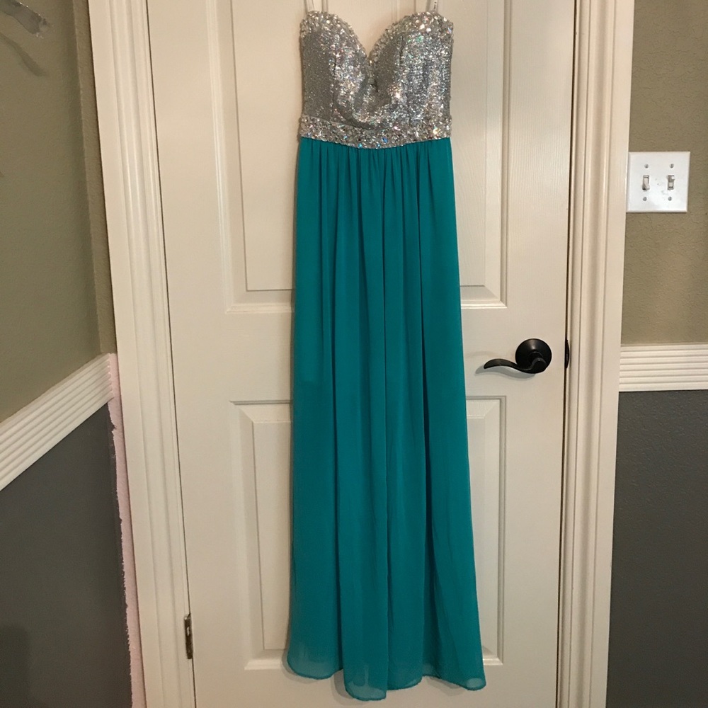 Prom or formal dress