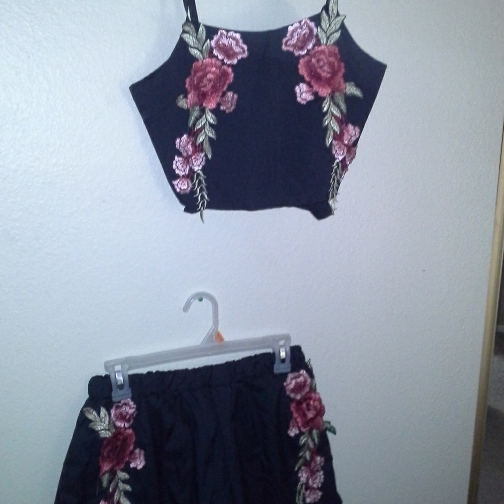 Rose halter top shorts outfit
