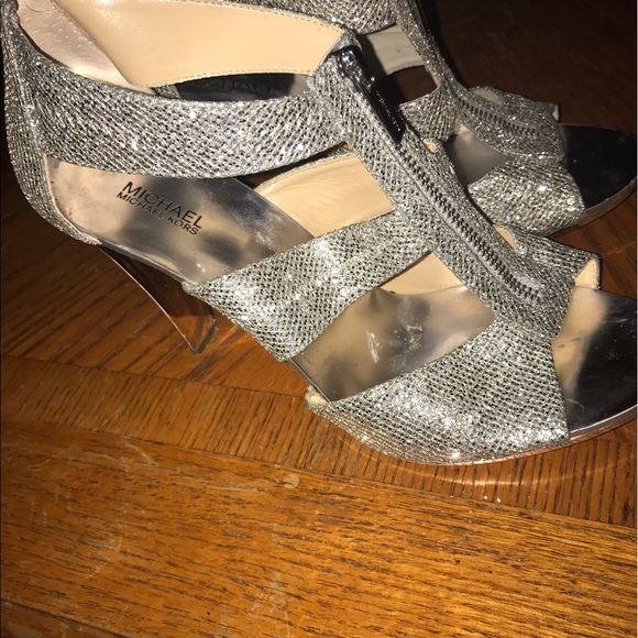 Michael kors high heels. Size 9 - Picture 2 of 3