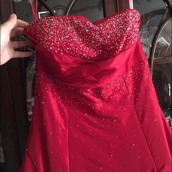 MAGGIE SOTTERO RED BALL GOWN DRESS GREAT FOR THE HOLIDAYS! - Picture 3 of 3