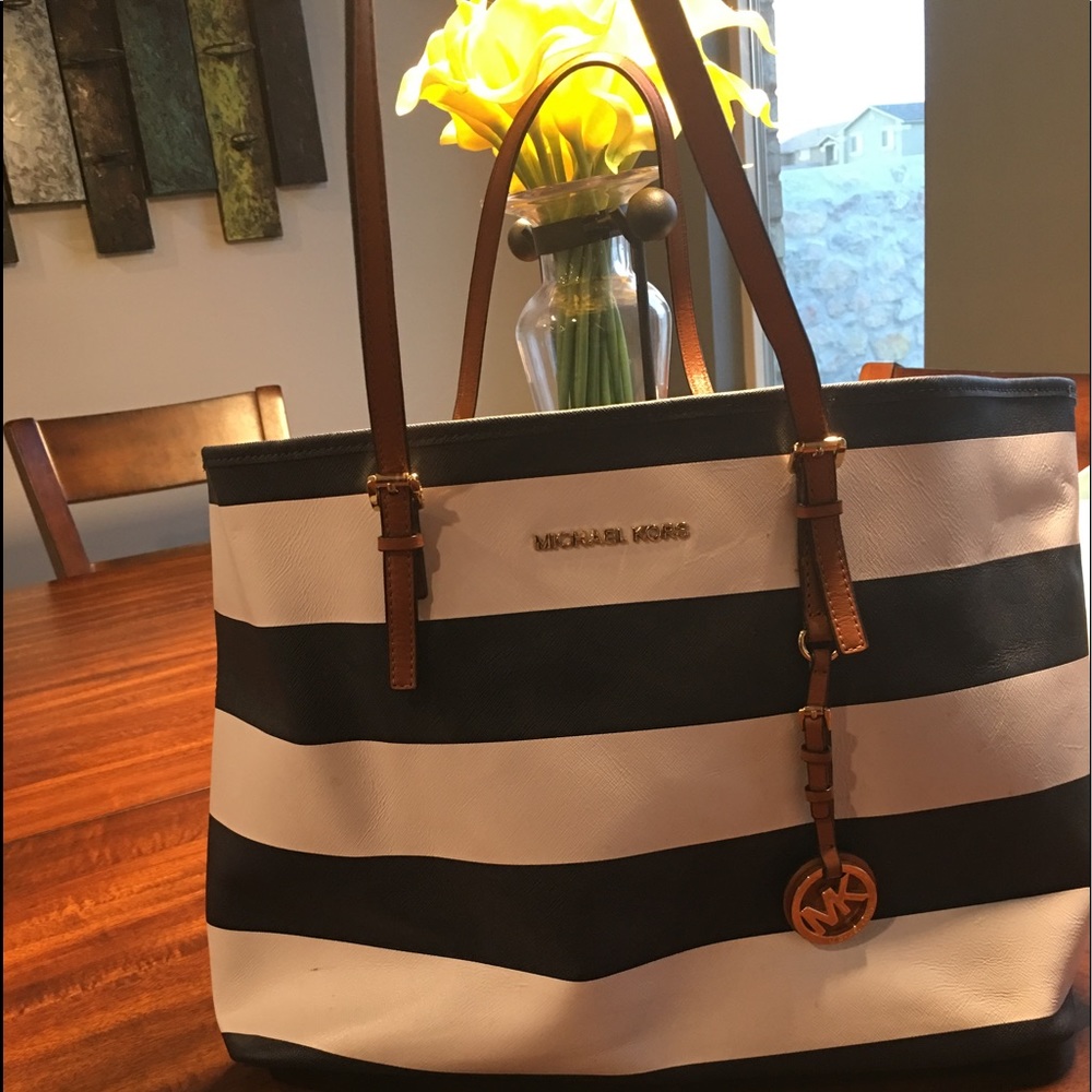 Michael Kors bag and wallet