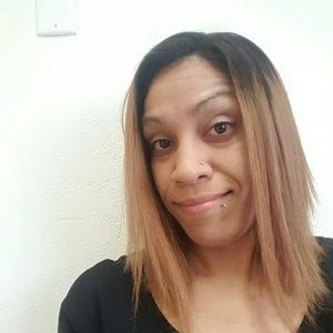 Meet your Posher, Roxanna