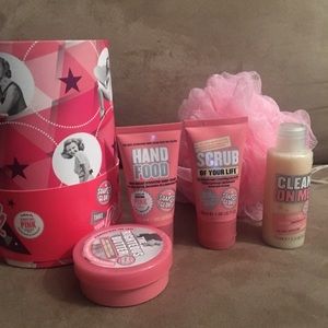 Soap and Glory pink gift set