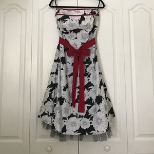 Strapless Torrid dress rockabilly pinup vintage