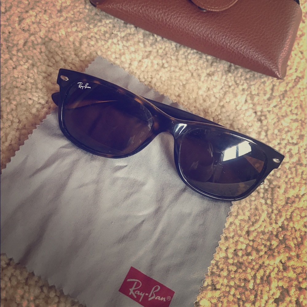 Ray ban sunglasses- unisex tortoise wayfarer