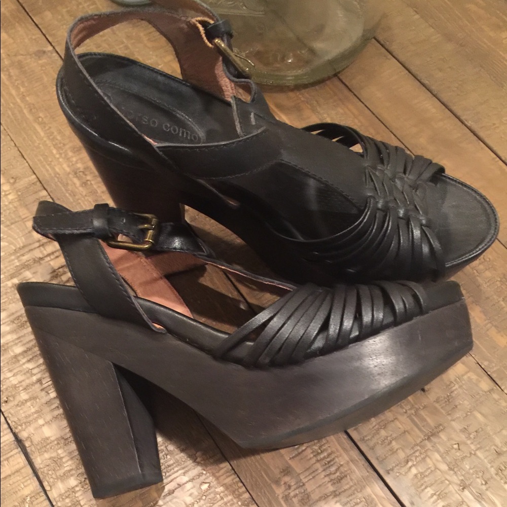 Corso Como
Wood Sandal Black Platforms