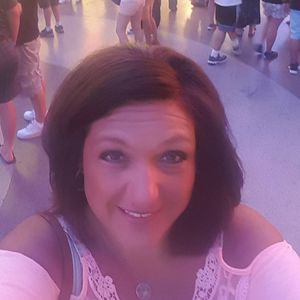 Meet your Posher, Stella