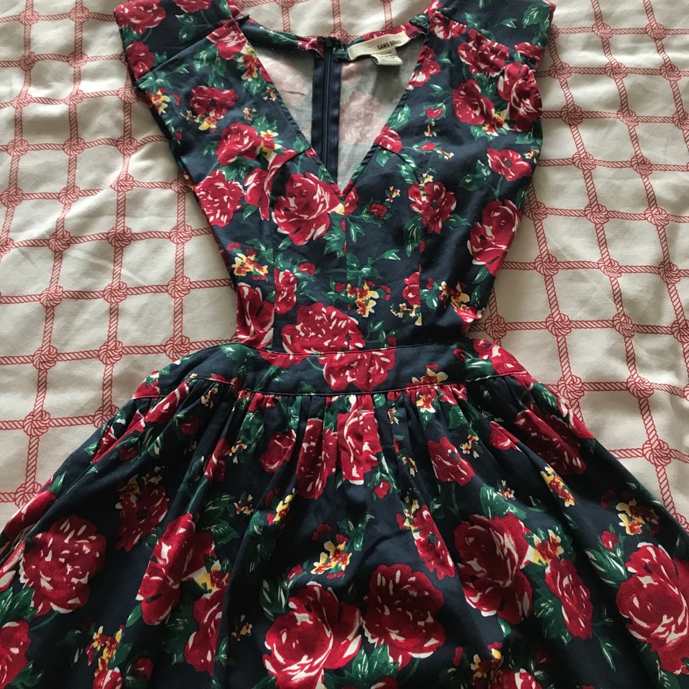 Cute floral summer dress with side cuts