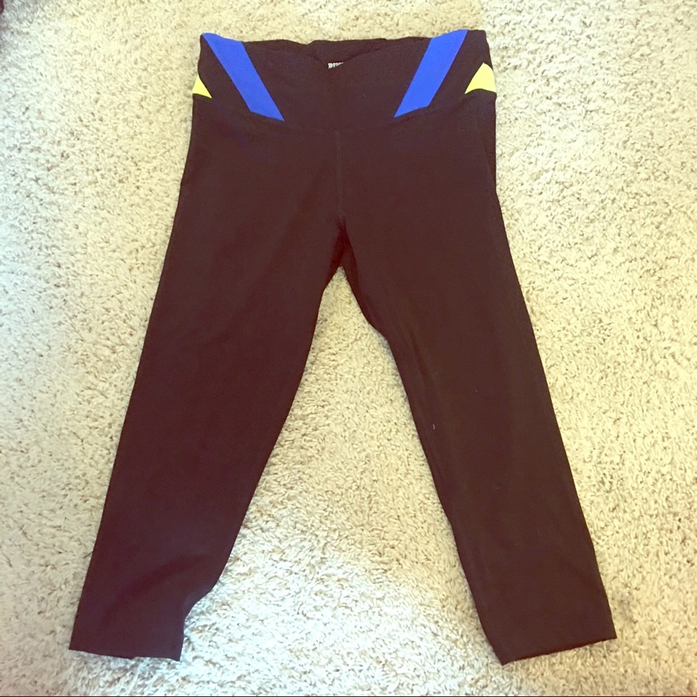 Victoria's Secret PINK ultimate yoga crop leggings