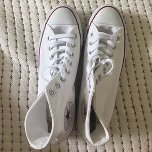 chuck taylor- converse high tops