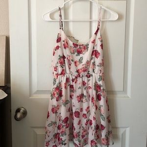 FOREVER 21 FLORAL DRESS/TOP