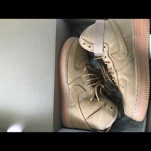 Nike Flax Kids Size 7 high tops