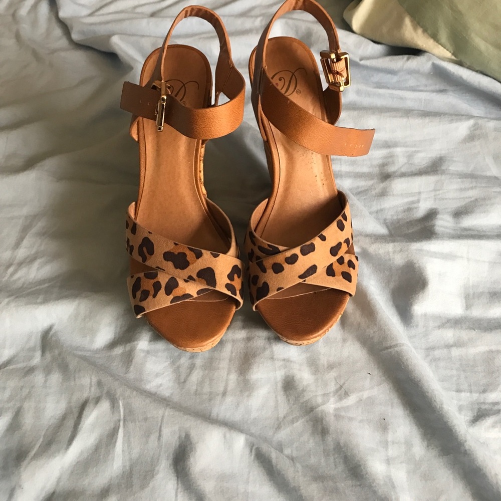 Delicious leopard shoes