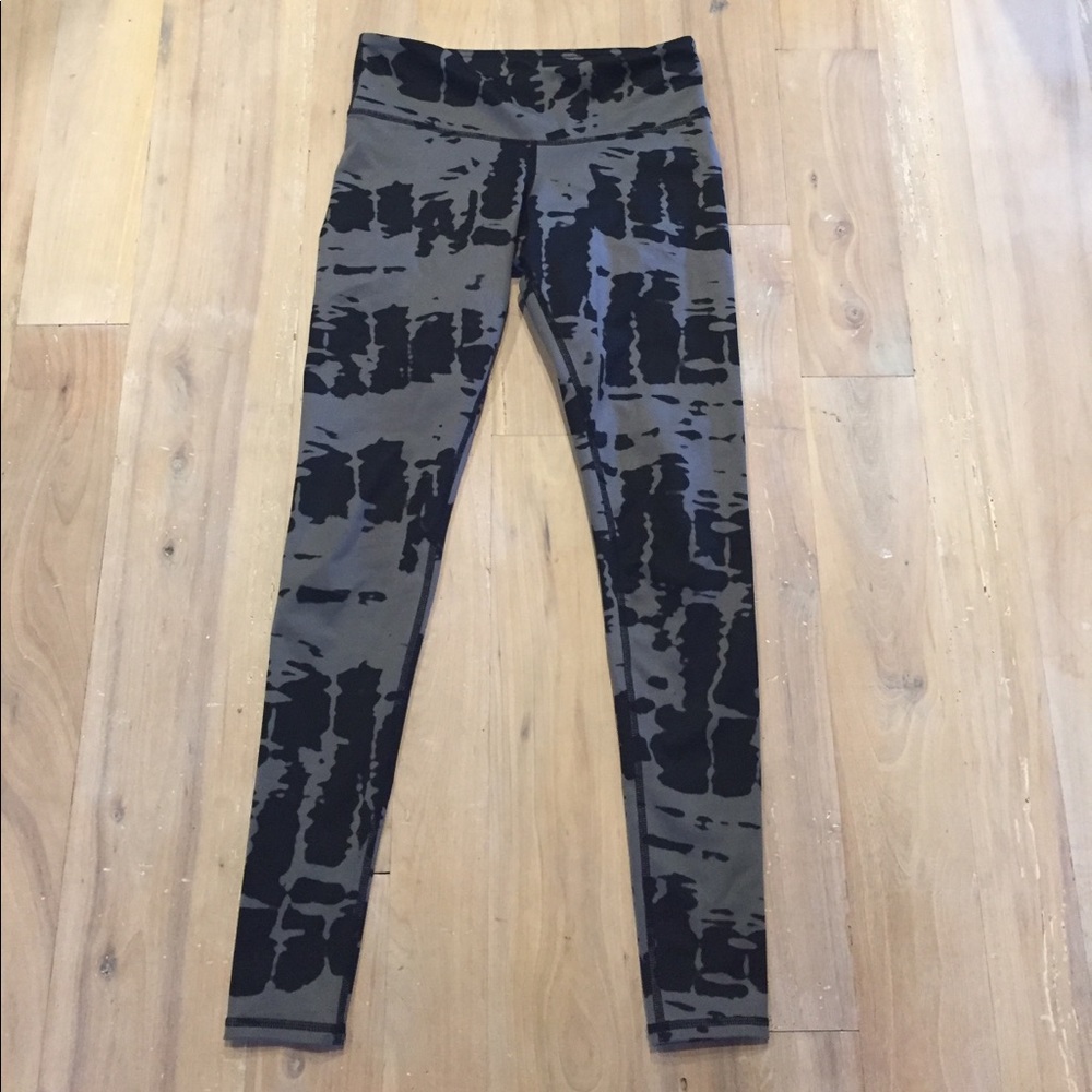 Alo Yoga Tie Dye Airbrush Leggings size XS