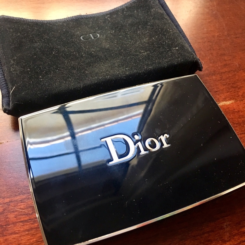 SOLD! 😸💋😻 Diorskin flawless compact foundation