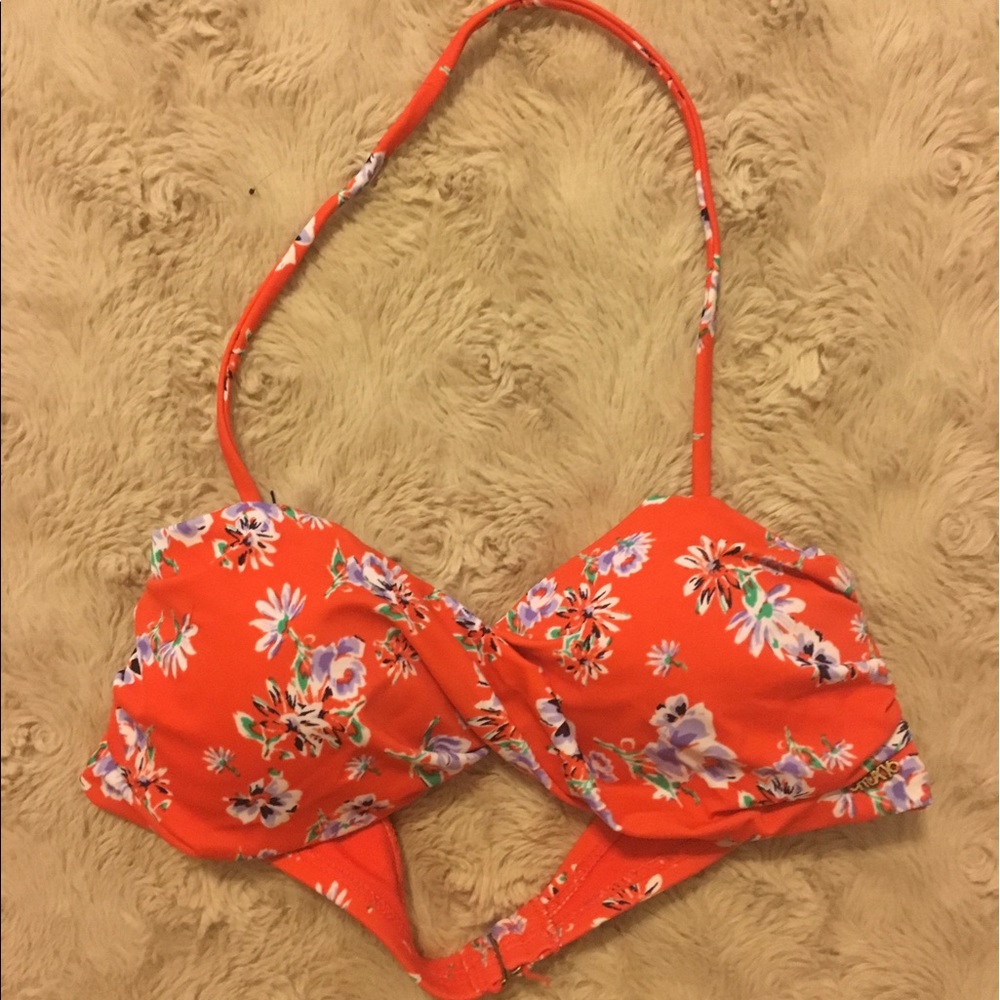 NWOT Roxy Swimsuit Top