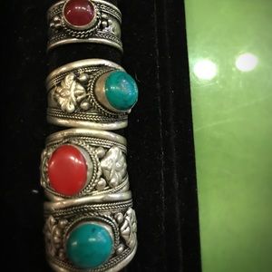 Finger rings