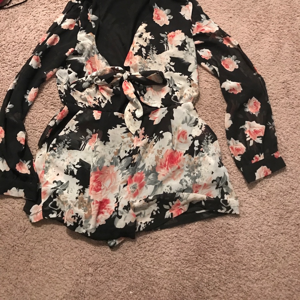💕FLORAL ROMPER💕