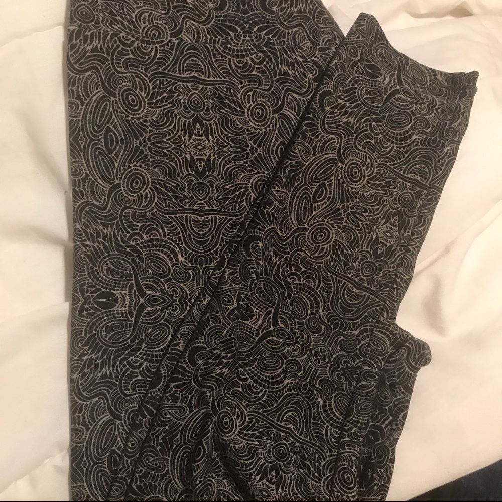 LuLaRoe tall and curvy leggings