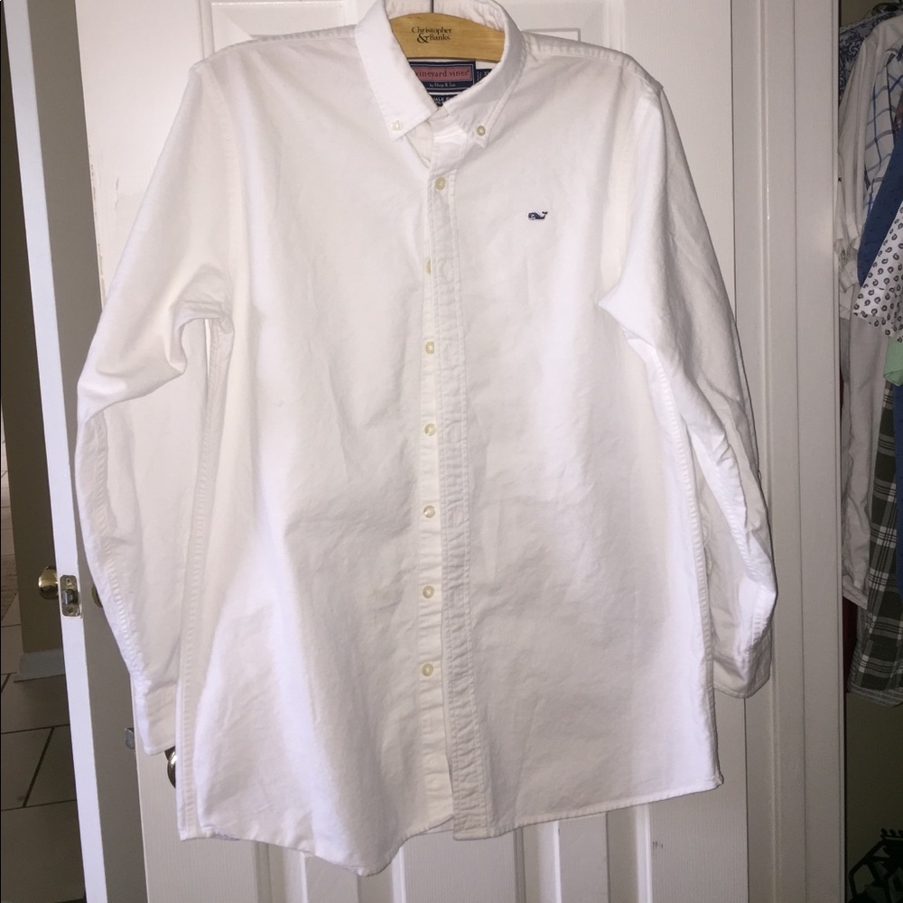 Vineyard vines white whale shirt