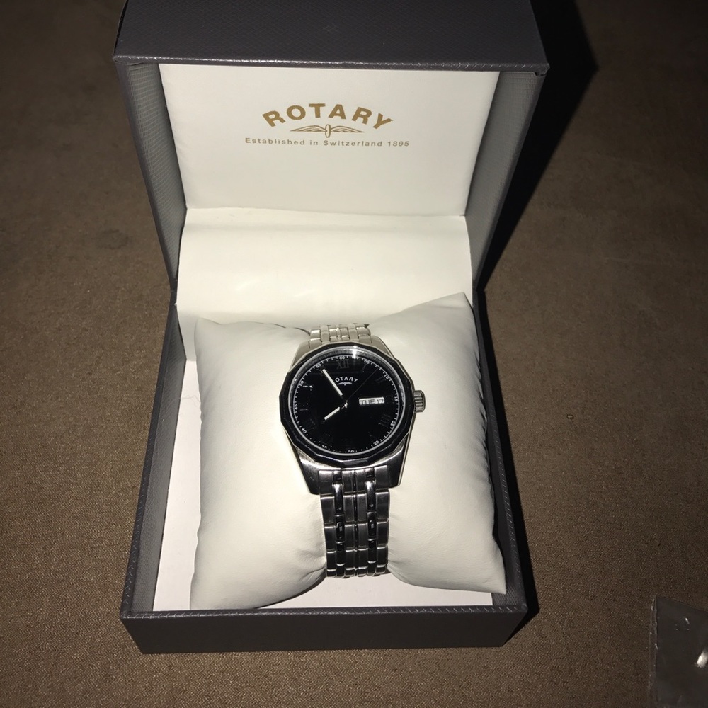 Rotary wristwatch