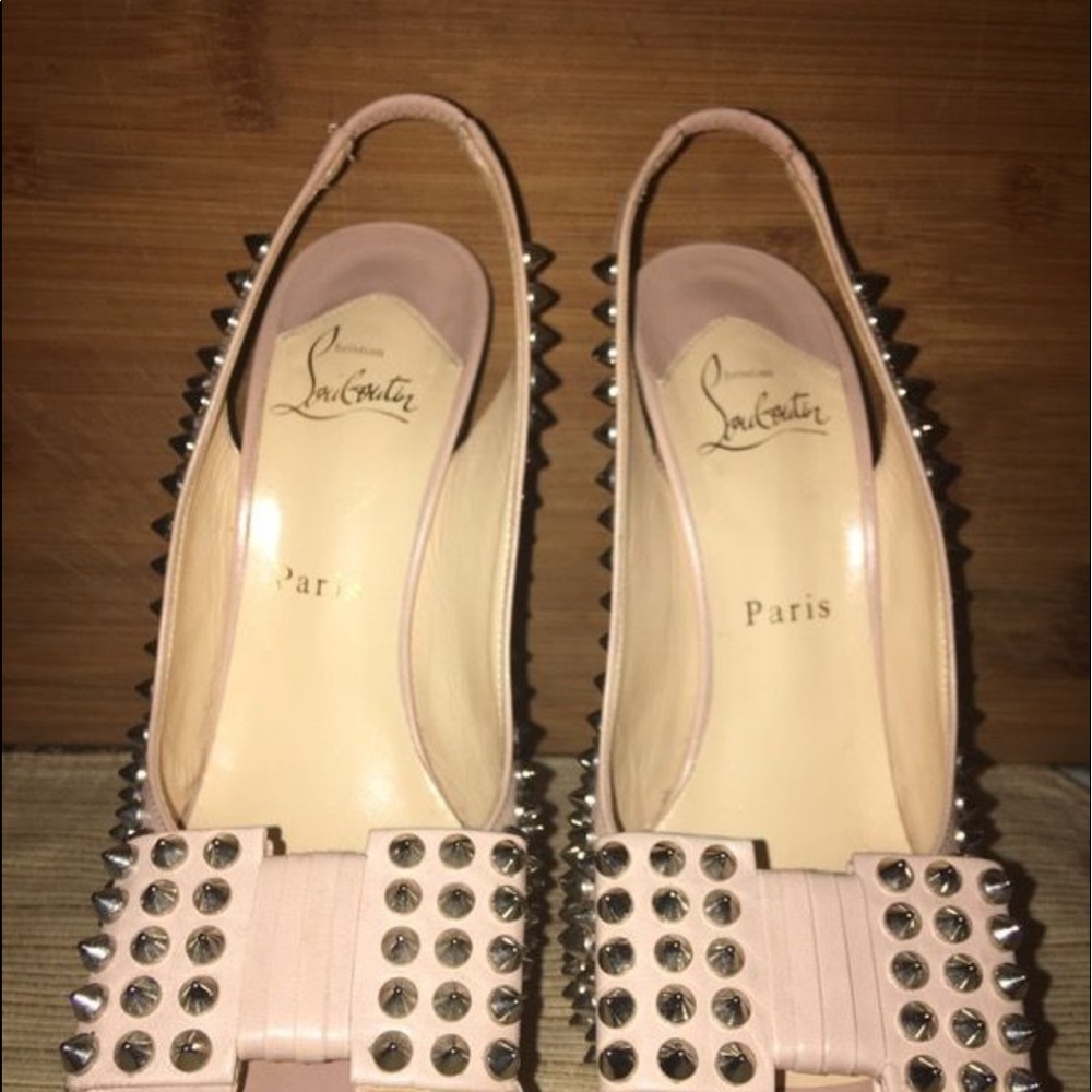 **SOLD👠 Louboutin Bow Spike Heels 💋 - Picture 5 of 7