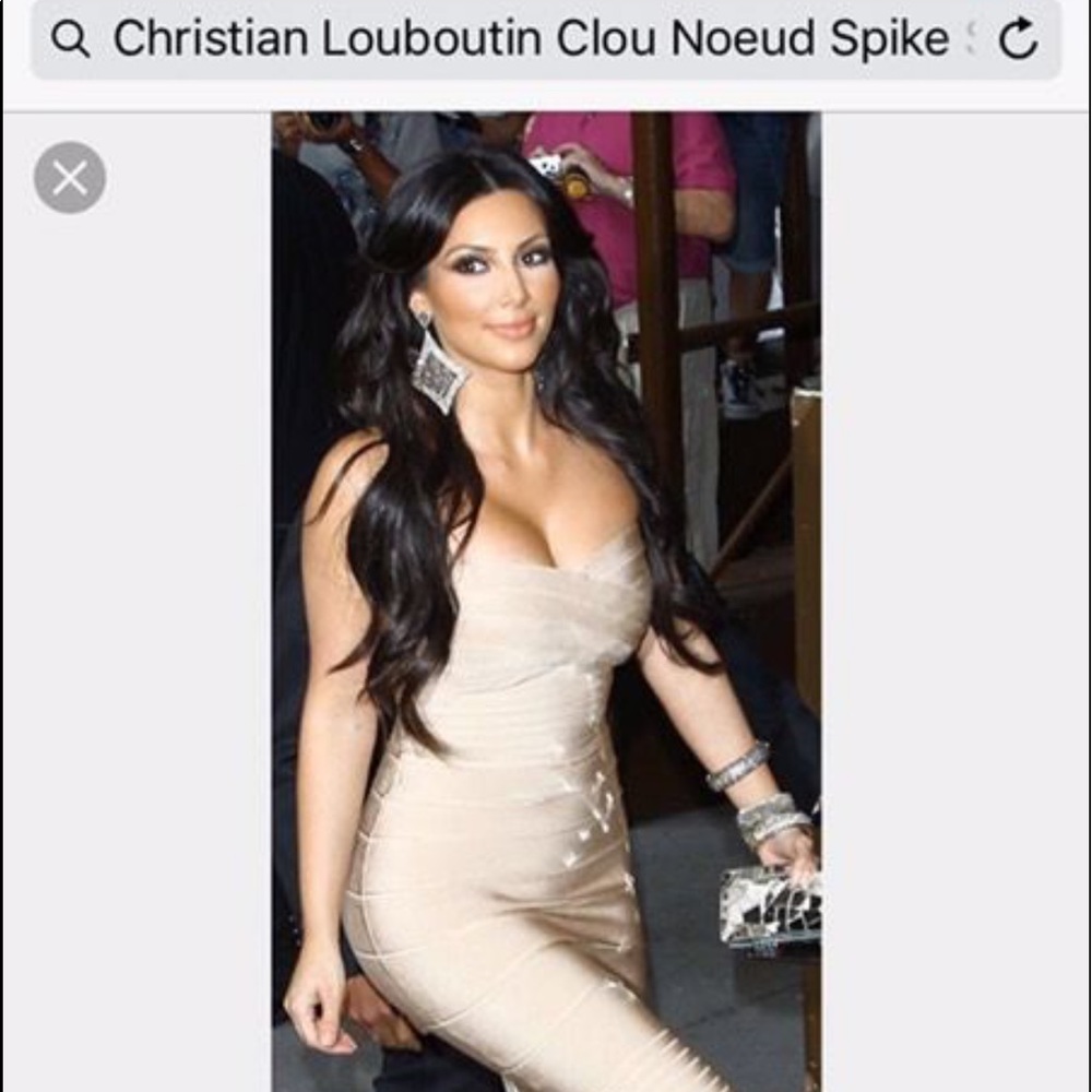 **SOLD👠 Louboutin Bow Spike Heels 💋 - Picture 7 of 7