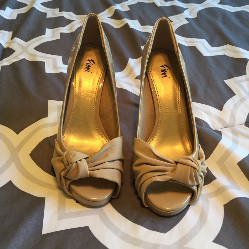 Beige peep toe pumps