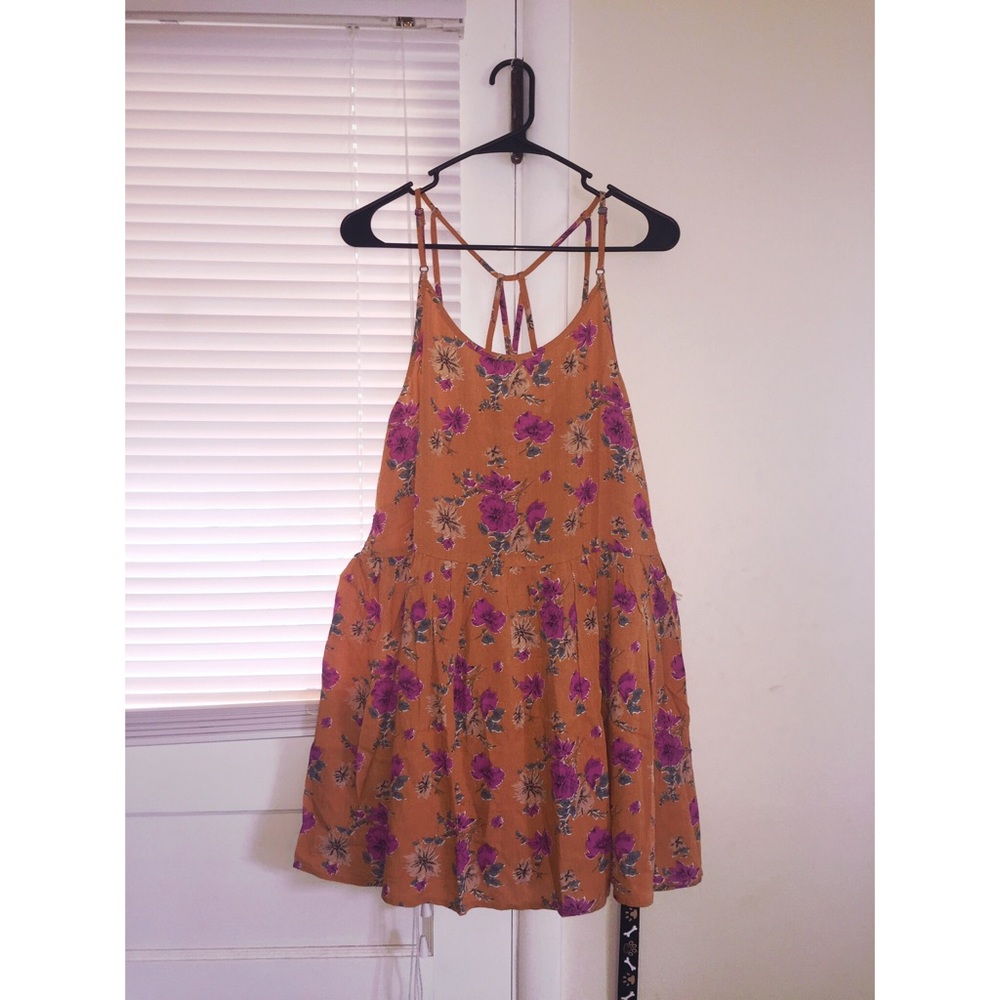 Cute orange floral sundress 🌞