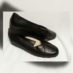 New Mushrooms Leather Loafers Slip on 6.5 Wedge