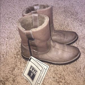 frye women's snow boots