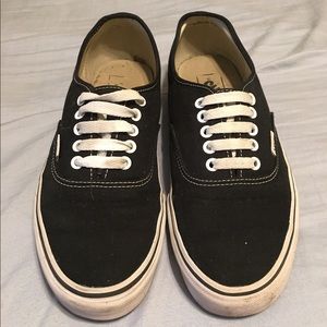 Black Vans Authentic shoe