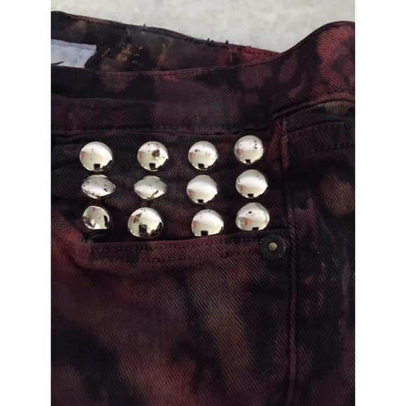 Authentic Levi's Shorts - Picture 4 of 6