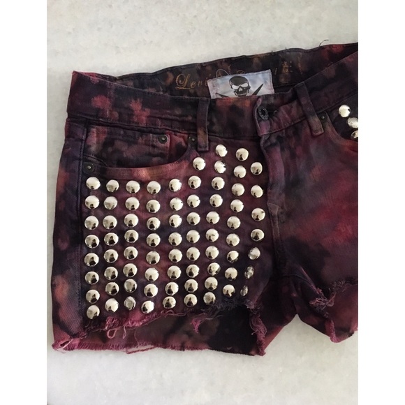 Authentic Levi's Shorts - Picture 5 of 6