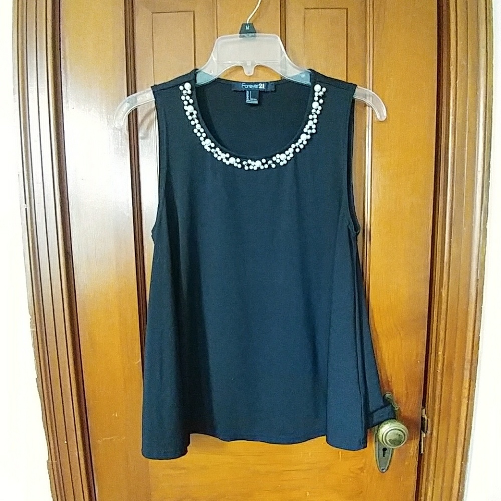 Sleeveless Pearl neck Blouse