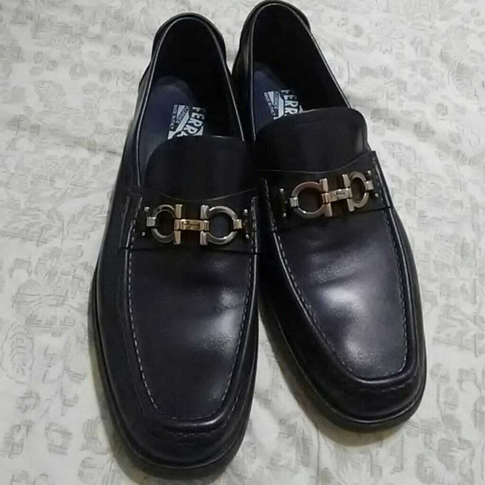 Salvatore Ferragamo leather Navy blue dress shoes!