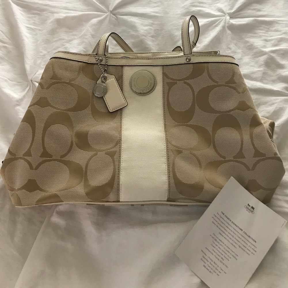 Beautiful Coach signature purse