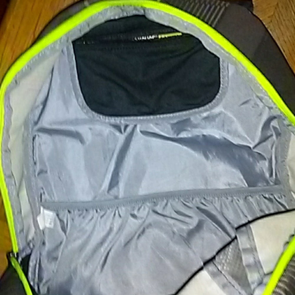 backpack - Picture 3 of 4