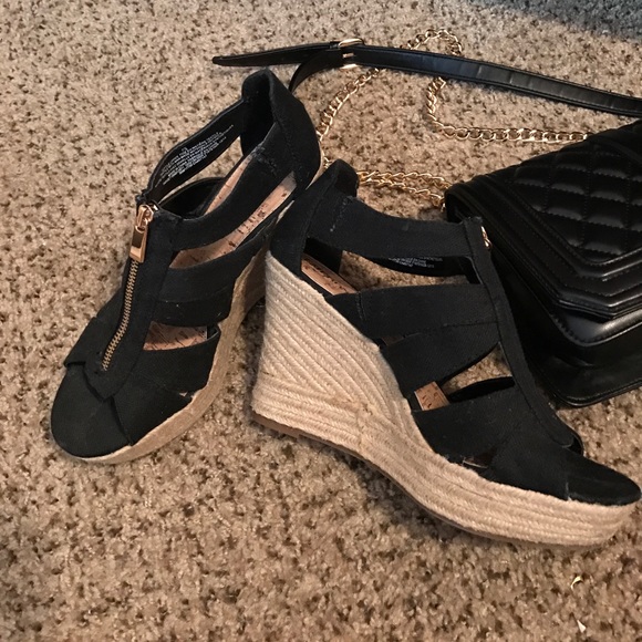 Pretty sandal - Picture 2 of 4