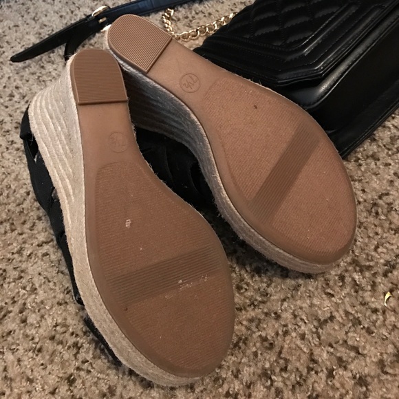 Pretty sandal - Picture 3 of 4