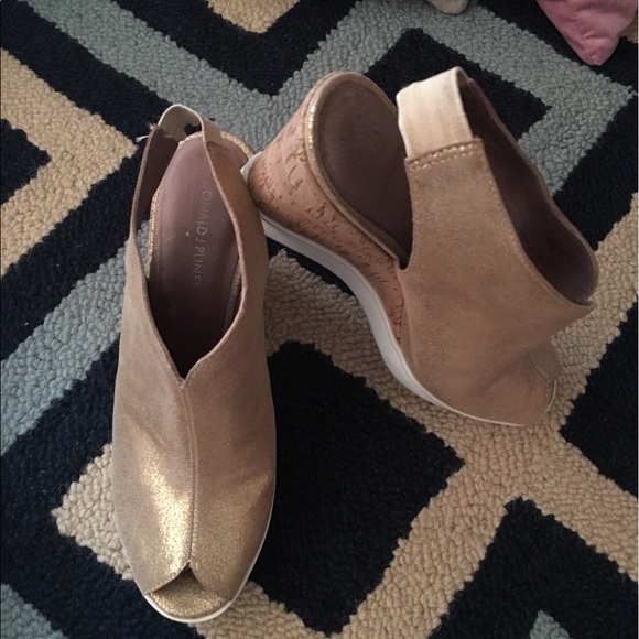 Shoes - Picture 2 of 4