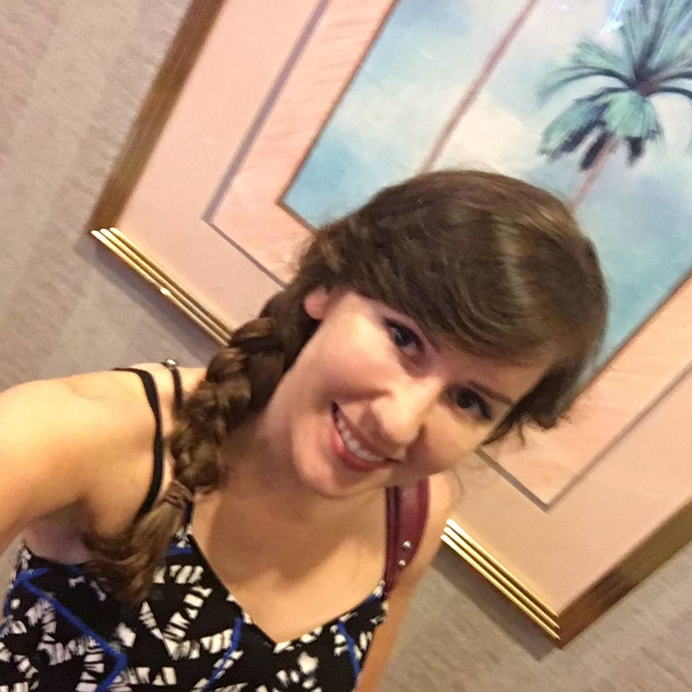 Meet your Posher, Alicia