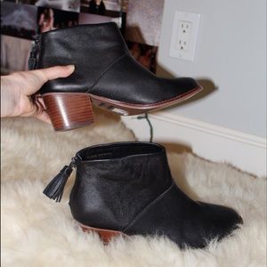 black leather Toms Leila booties ✨💫