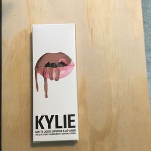 Kylie lip kit "MALIBOO"