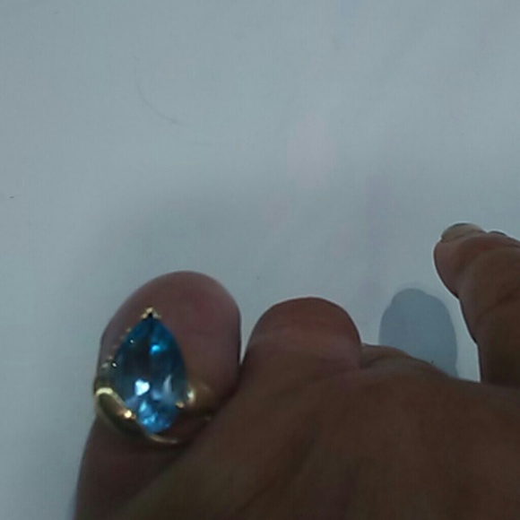 SOLD      Blue Topaz & Diamond Ring - Picture 2 of 4