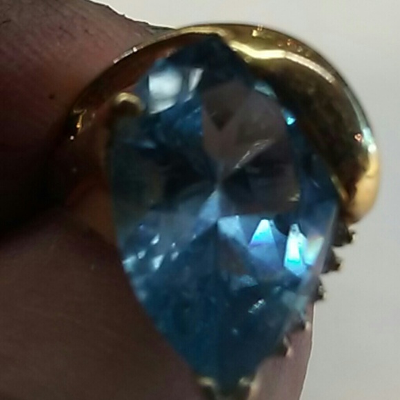 SOLD      Blue Topaz & Diamond Ring - Picture 3 of 4