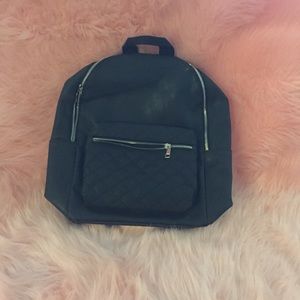 Quiet backpack