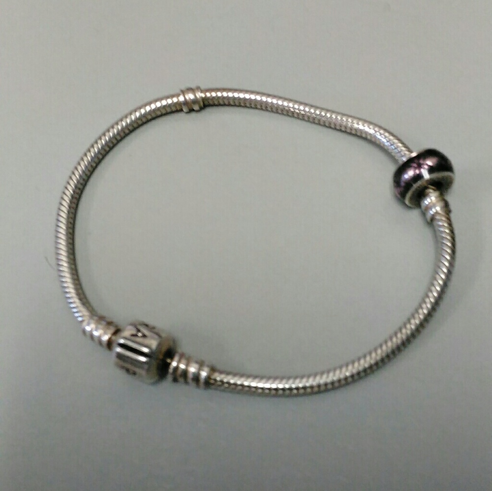 Pandora bracelet and 1 bead 7.5 inch