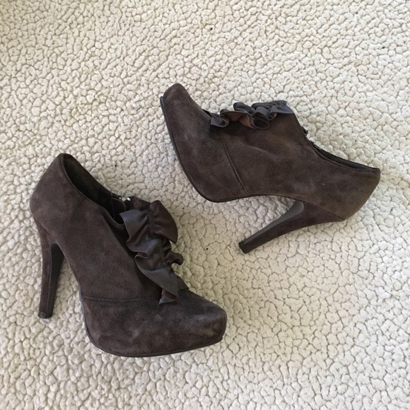 Dollhouse Shoes - Dollhouse Ruffle Booties